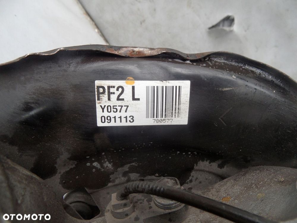MCPERSON MCPHERSON ZWROTNICA LEWY PRZÓD TOYOTA PRIUS III CT200H 1.8 - 3