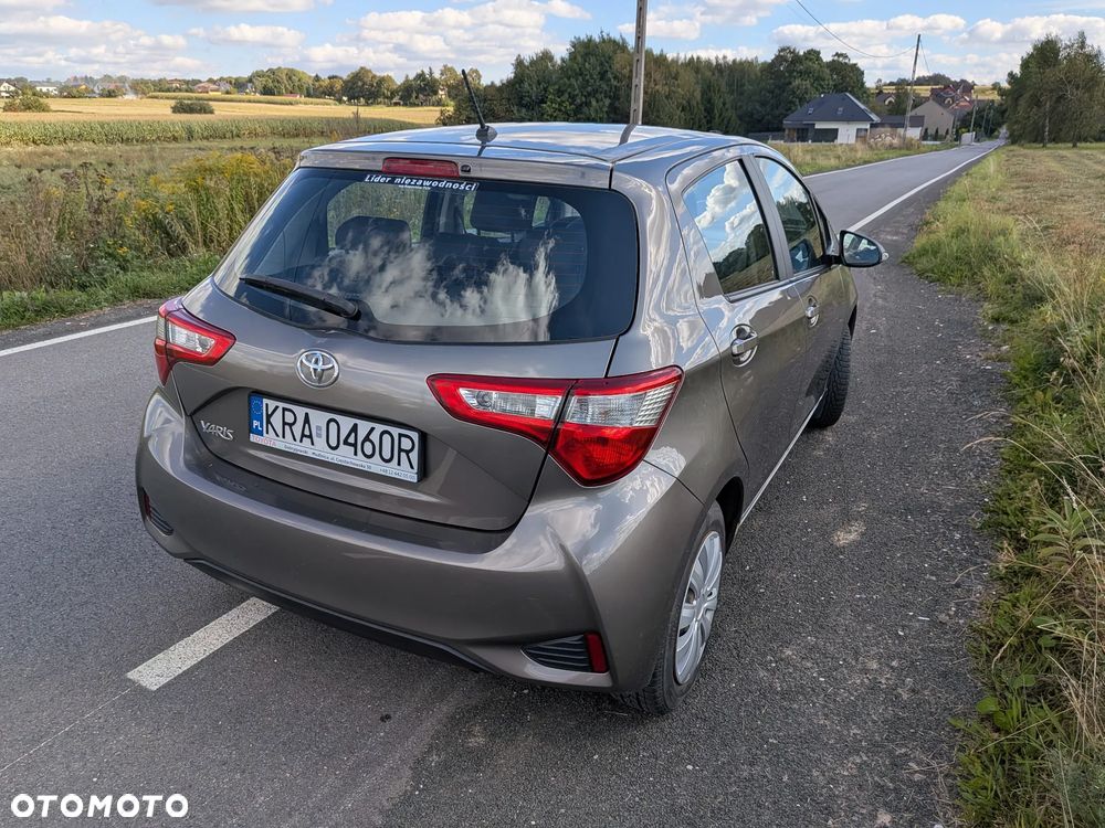 Toyota Yaris 1.0 Active EU6 - 17