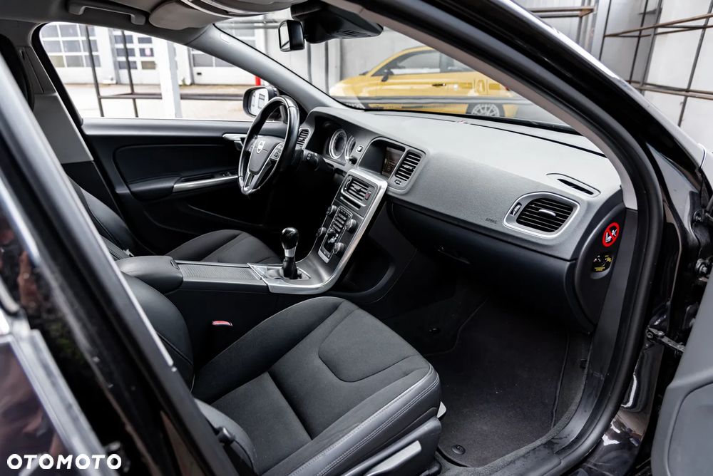 Volvo V60 T3 Edition - 22
