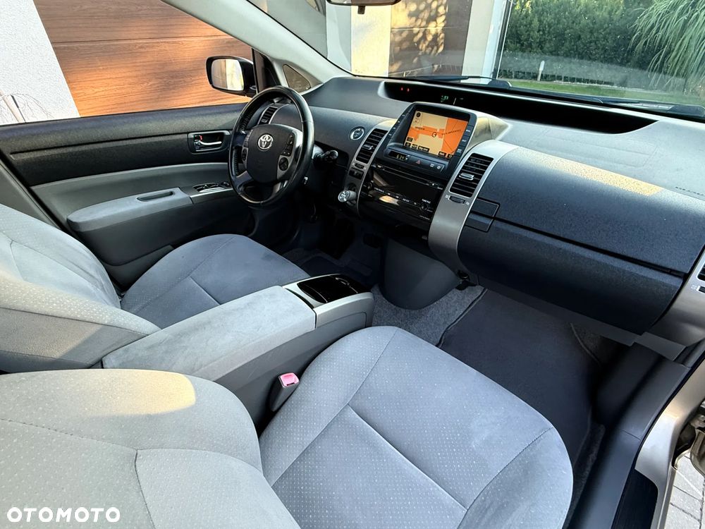 Toyota Prius 1.5 VVT-i Sol - 29