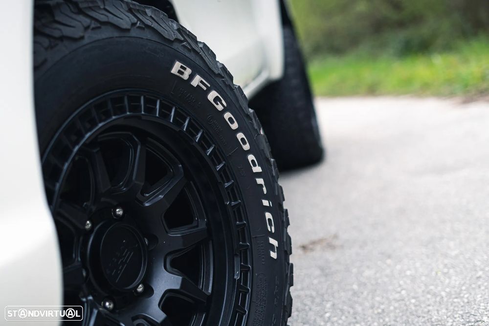 Toyota Hilux 2.4 D-4D 4WD CD CH - 11