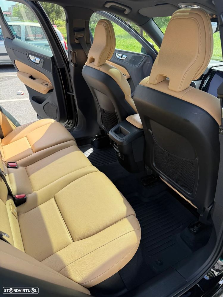 Volvo XC 60 2.0 D4 Inscription AWD Geartronic - 31