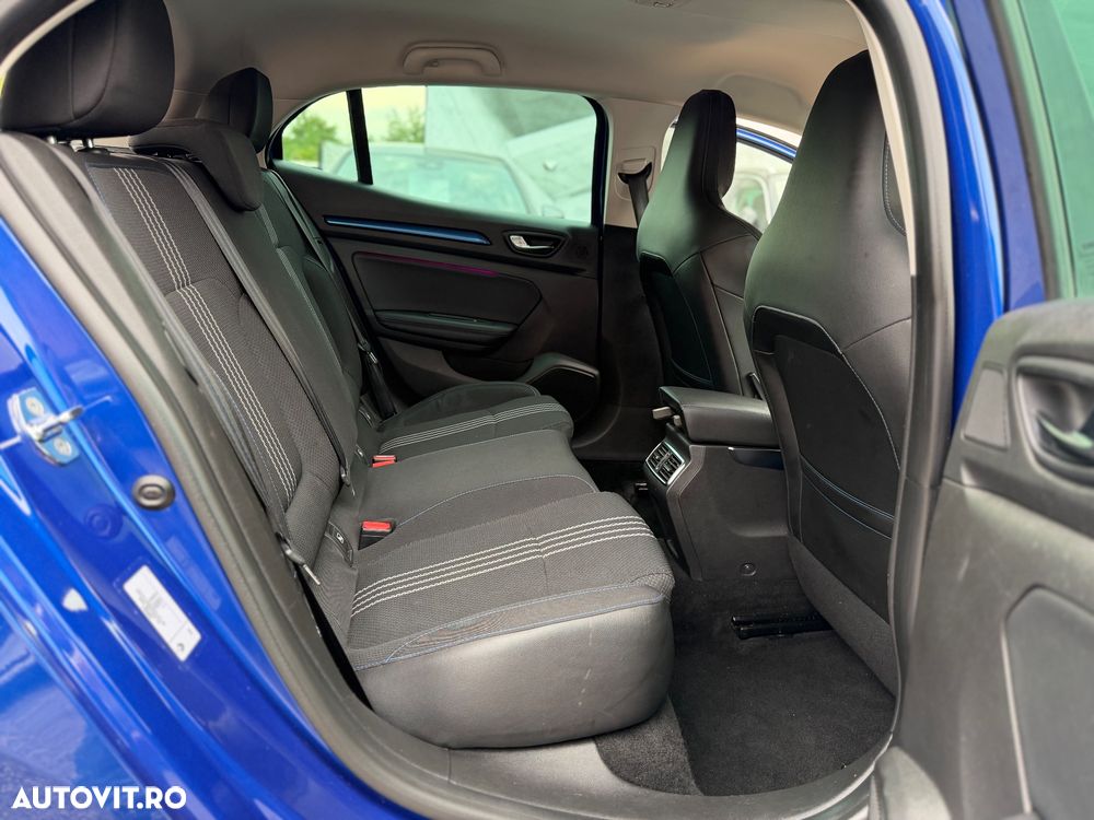Renault Megane ENERGY TCe 205 EDC GT - 28