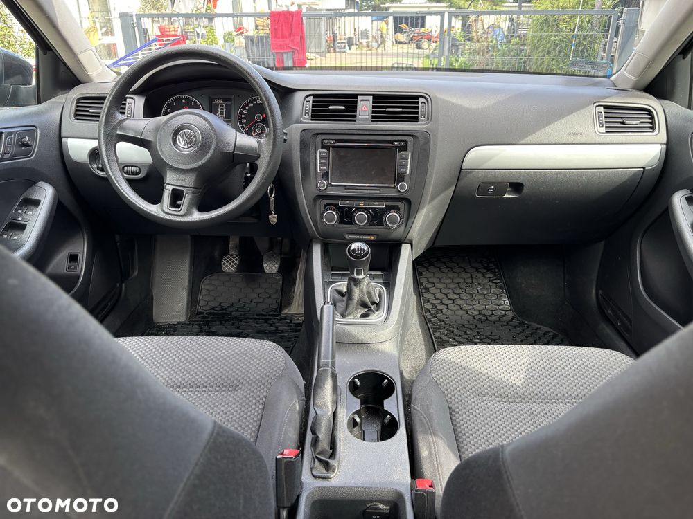 Volkswagen Jetta - 7