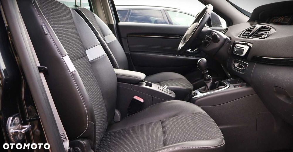 Renault Grand Scenic - 21