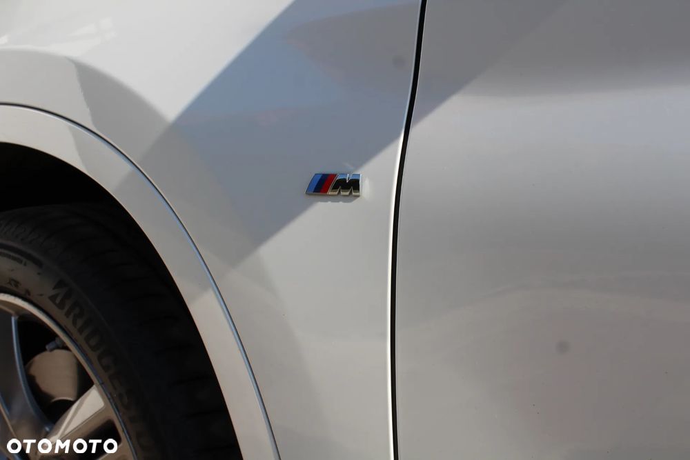 BMW X1 xDrive20i M Sport - 12