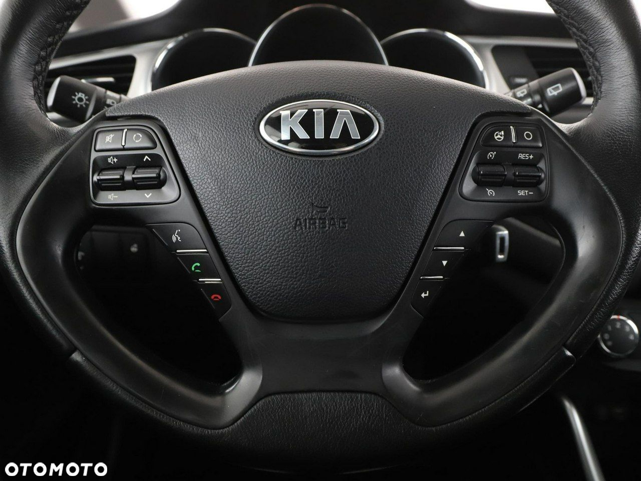 Kia Ceed 1.4 CVVT Dream Team Edition - 21