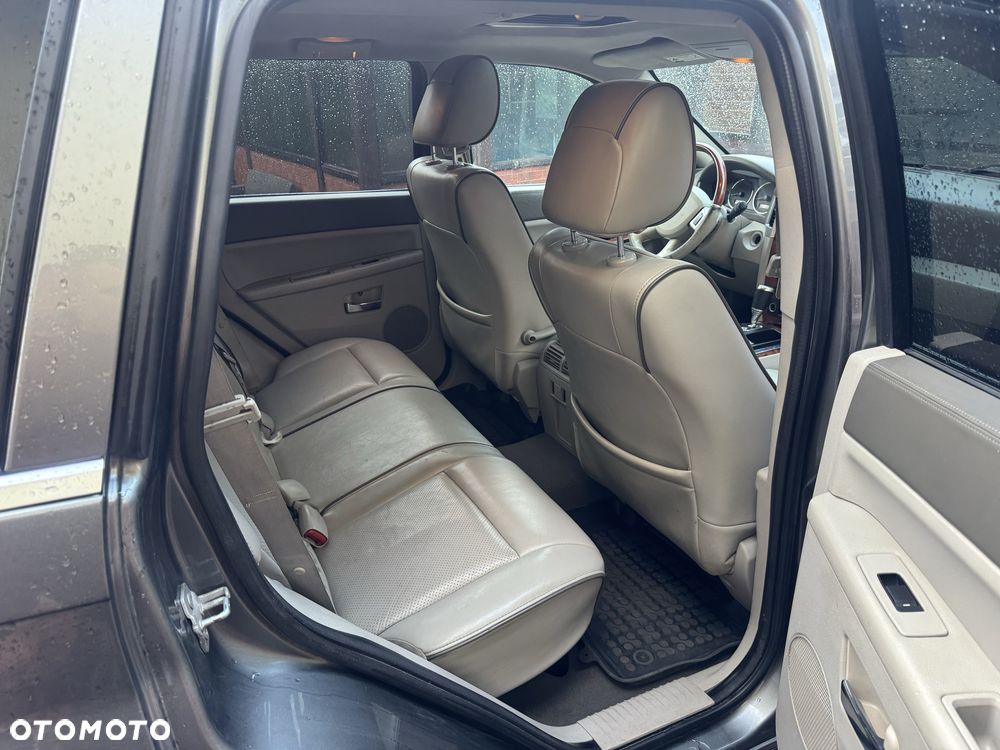 Jeep Grand Cherokee - 8