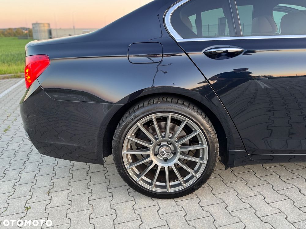 BMW Seria 7 740d - 9