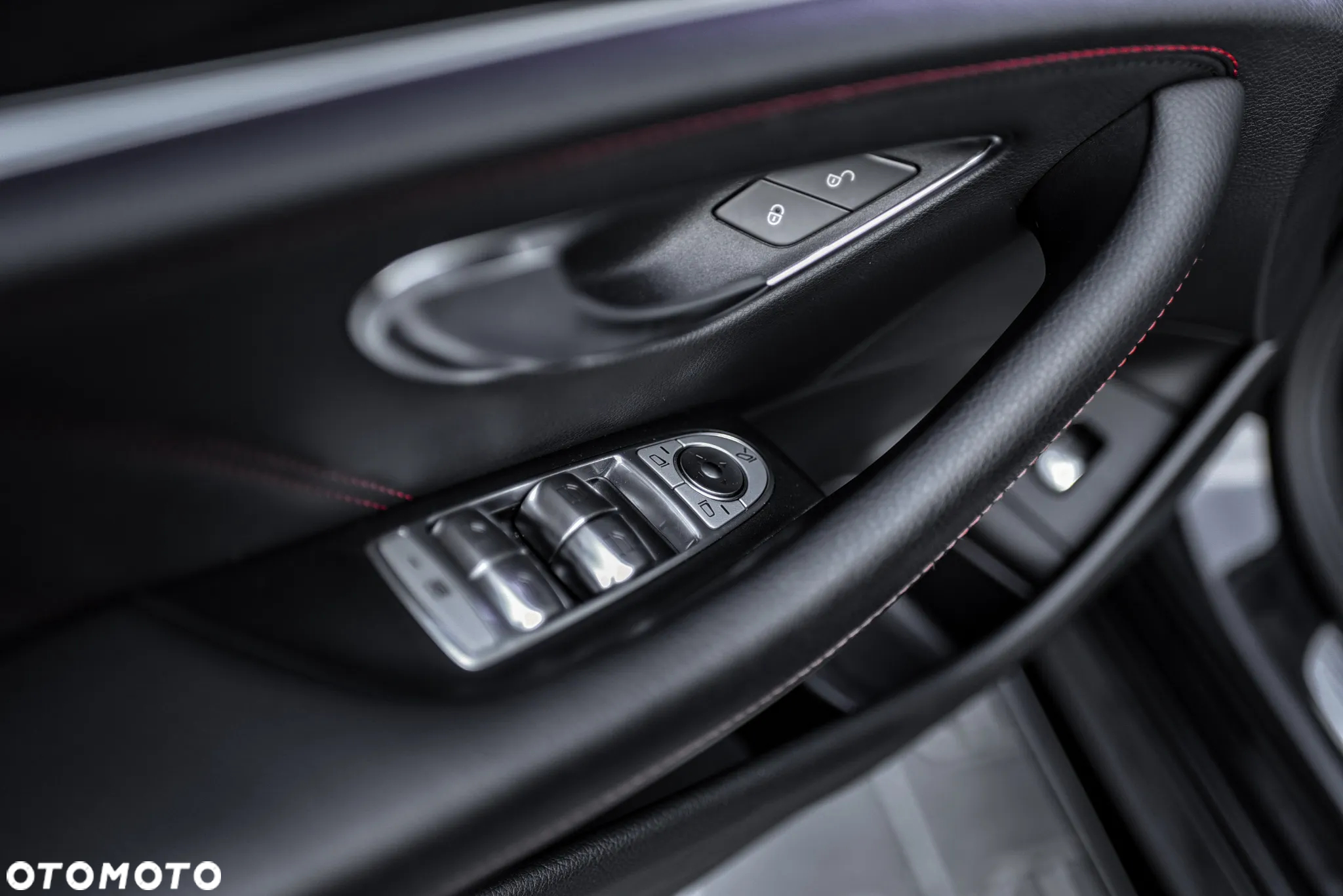 Mercedes-Benz Klasa E AMG 53 Coupe 4-Matic+ 9G-TRONIC - 25
