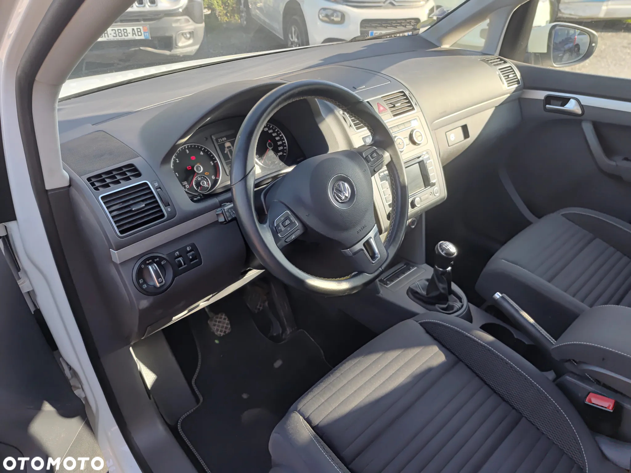 Volkswagen Touran 1.6 TDI DPF Comfortline - 26