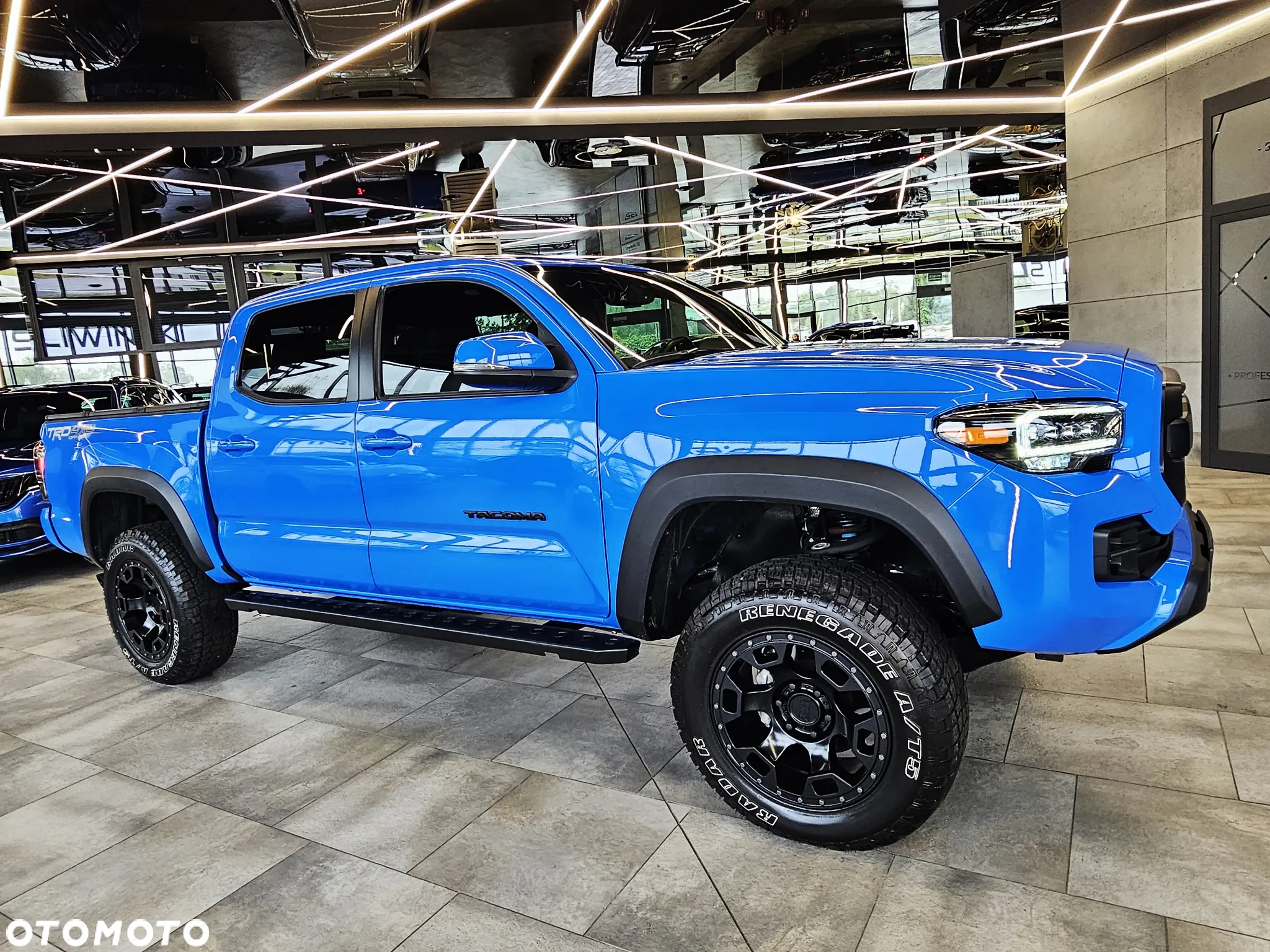 Toyota Tacoma - 12