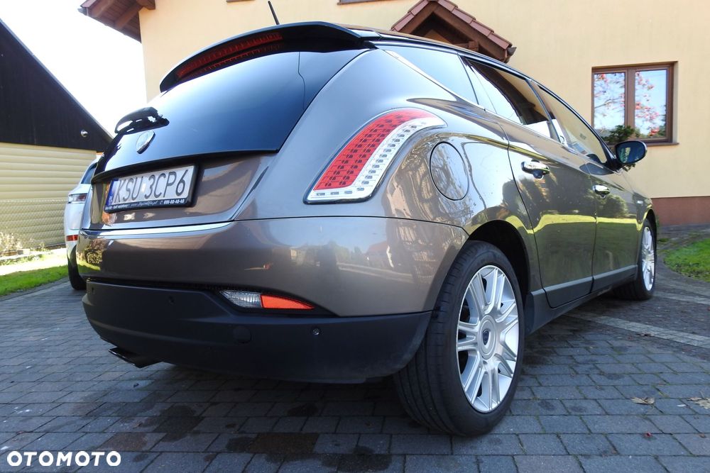 Lancia Delta 1.9 Multijet Twinturbo Executive - 5