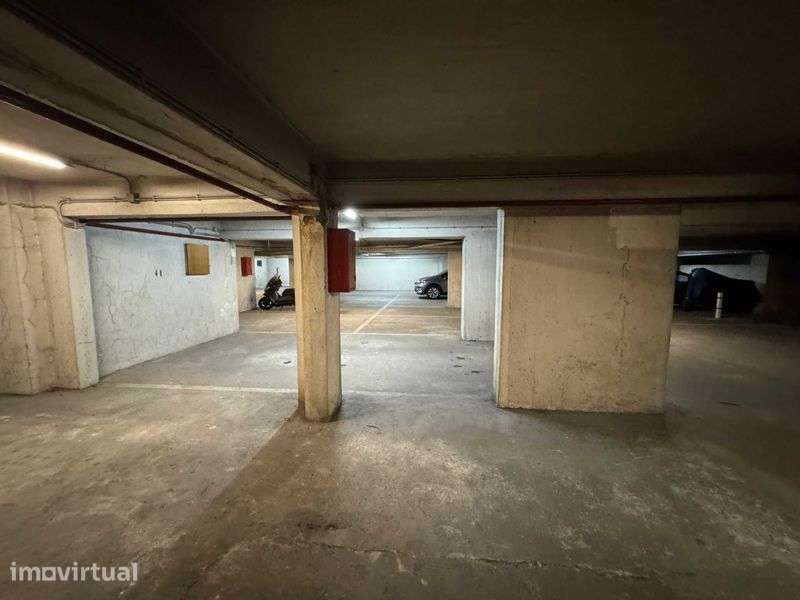 Arrenda-se Garagem Costa Caparica - Grande imagem: 5/8