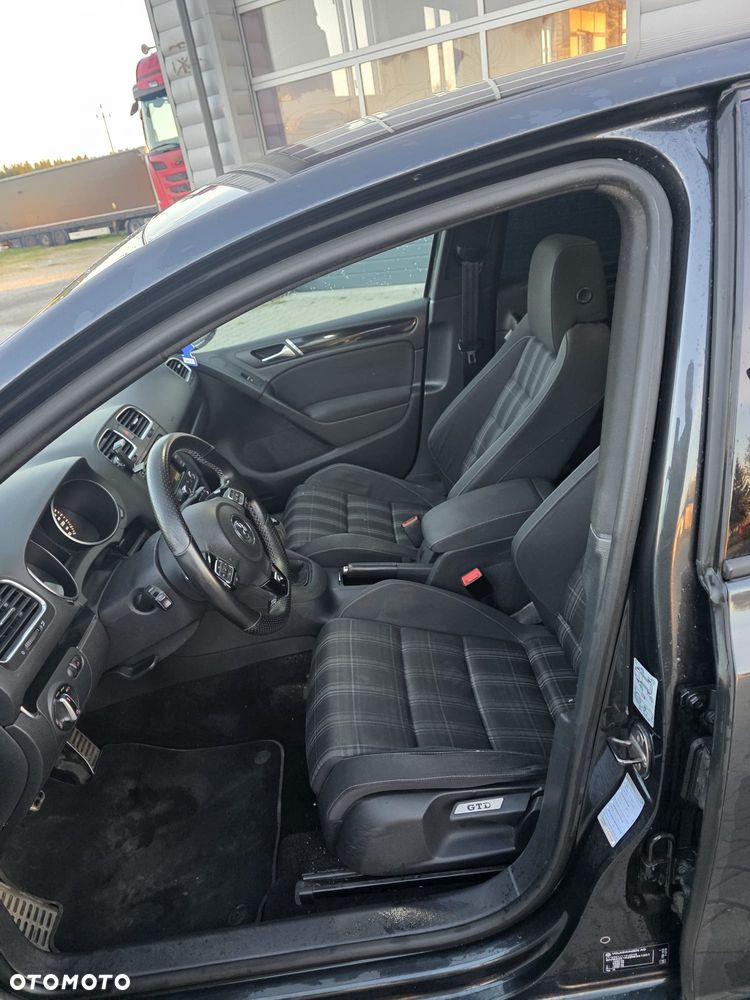 Volkswagen Golf 2.0 TDI DPF GTD - 11