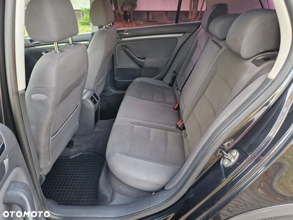 Volkswagen Golf - 18