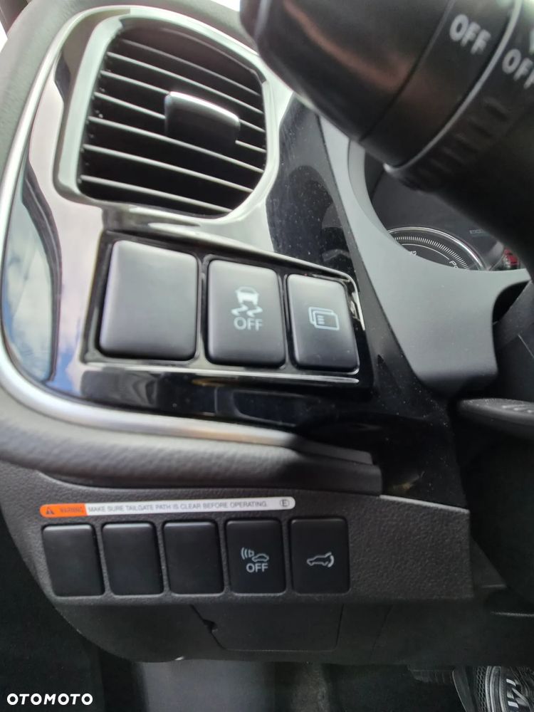 Mitsubishi Outlander - 33