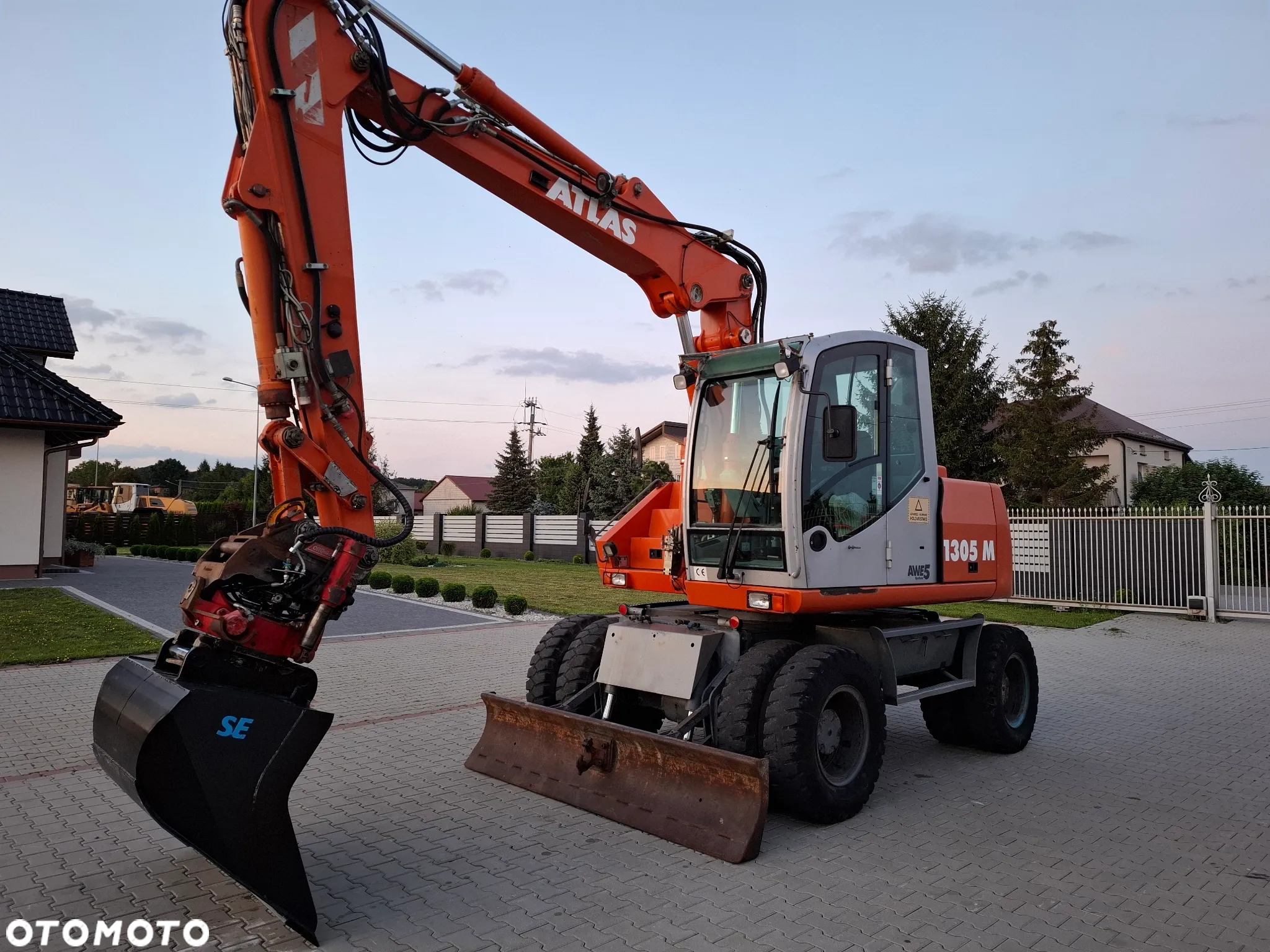Atlas 1305 ROTOTILT - 3
