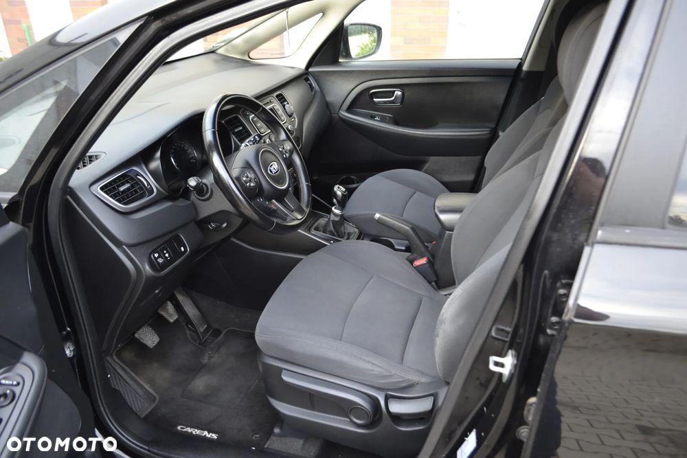 Kia Carens 1.6 GDI L - 14