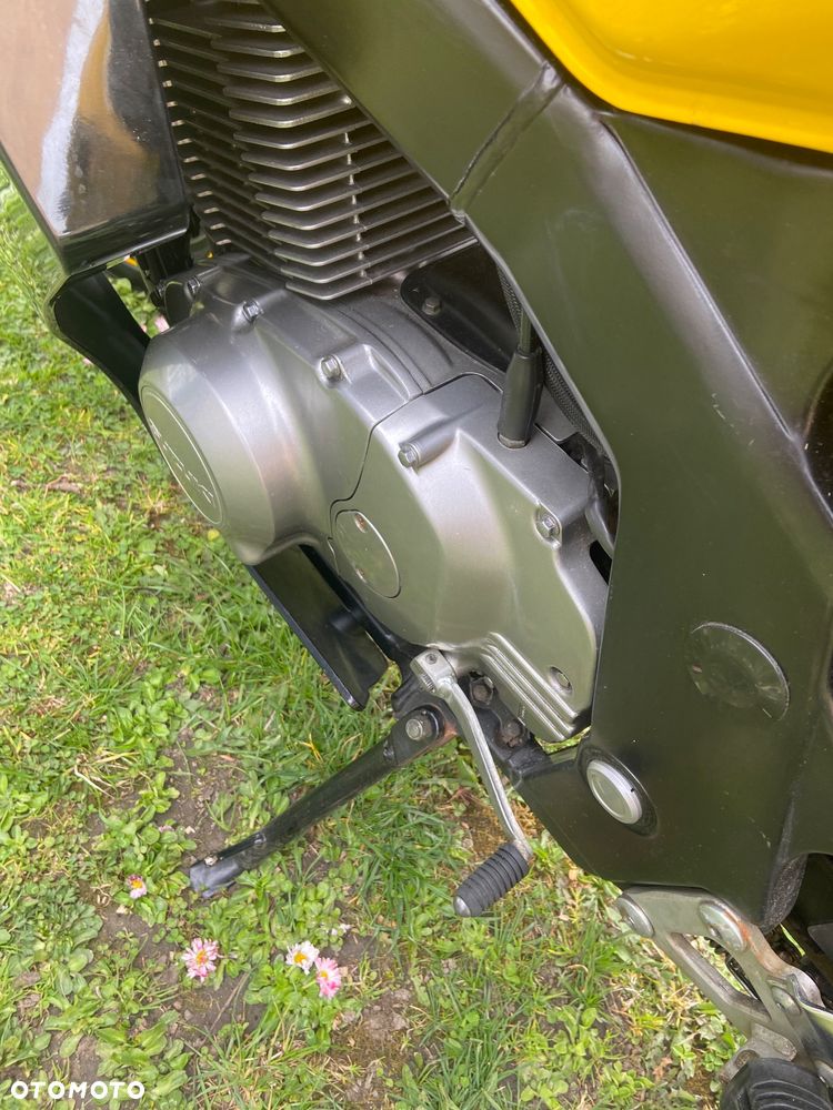 Suzuki GS - 9