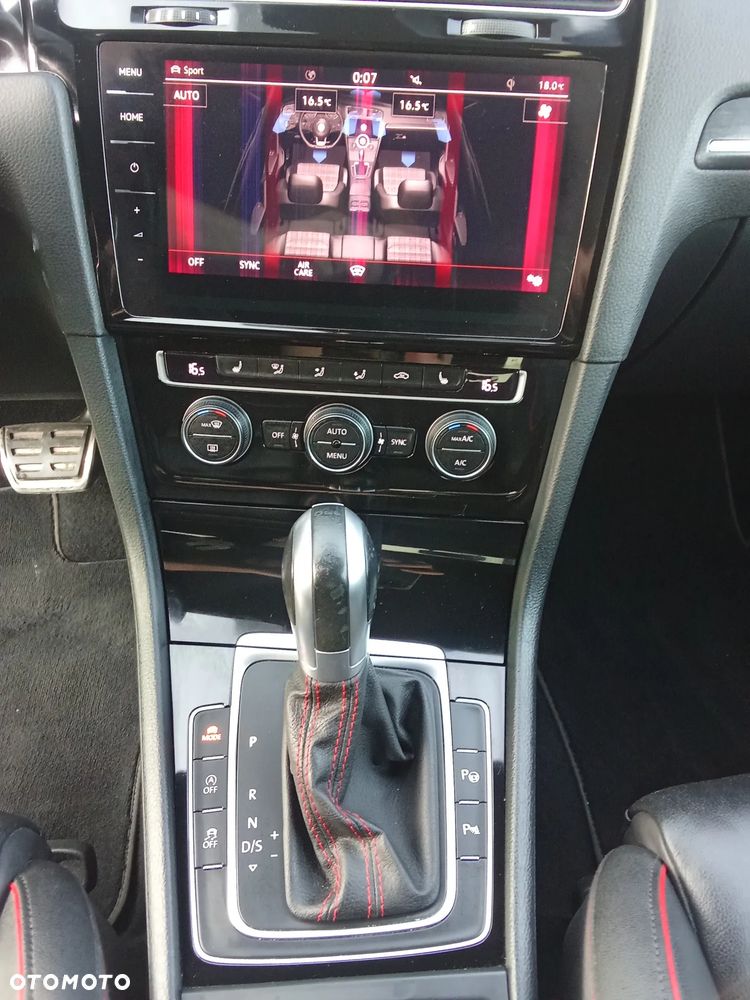Volkswagen Golf - 9
