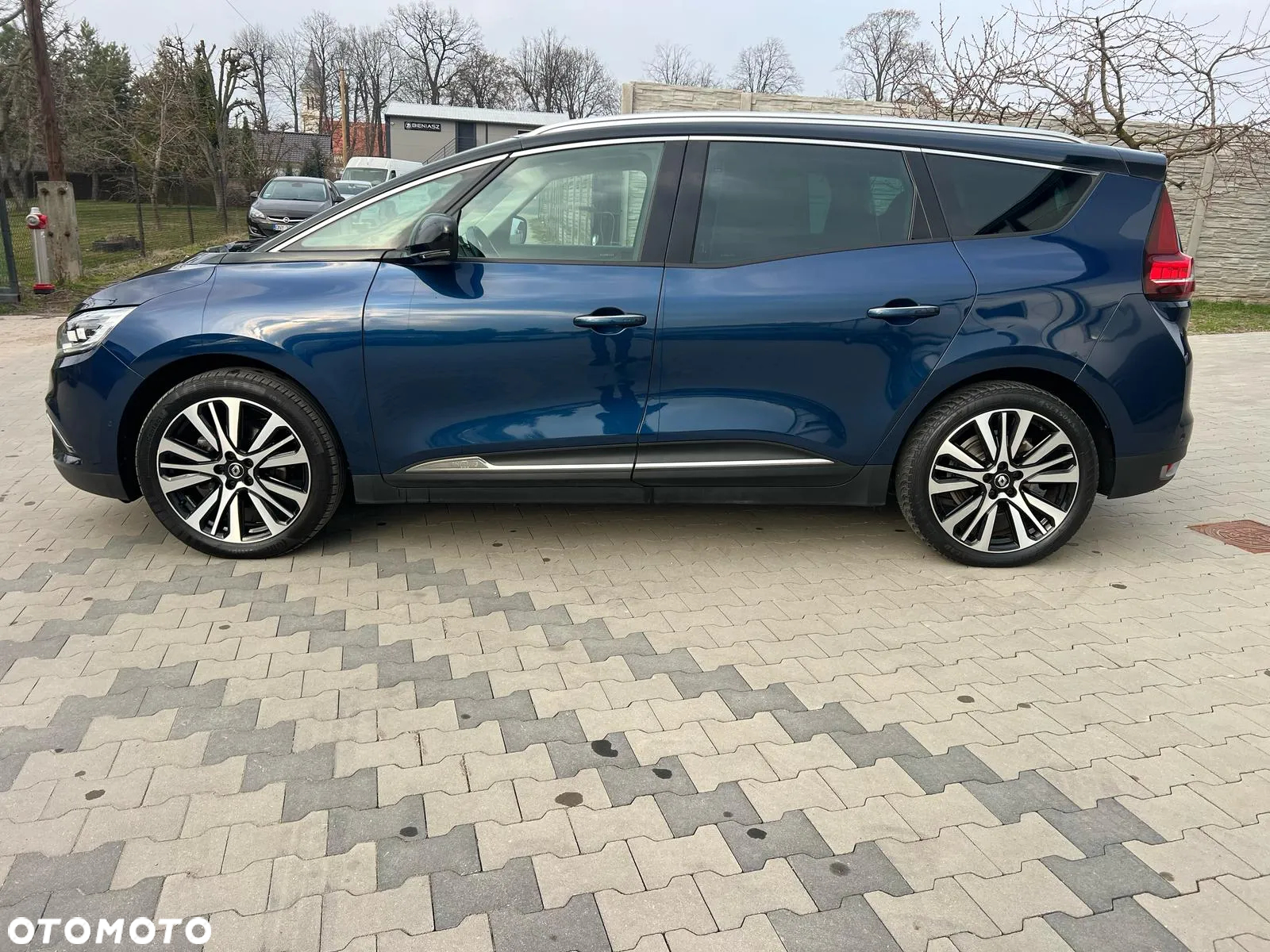 Renault Grand Scenic - 6