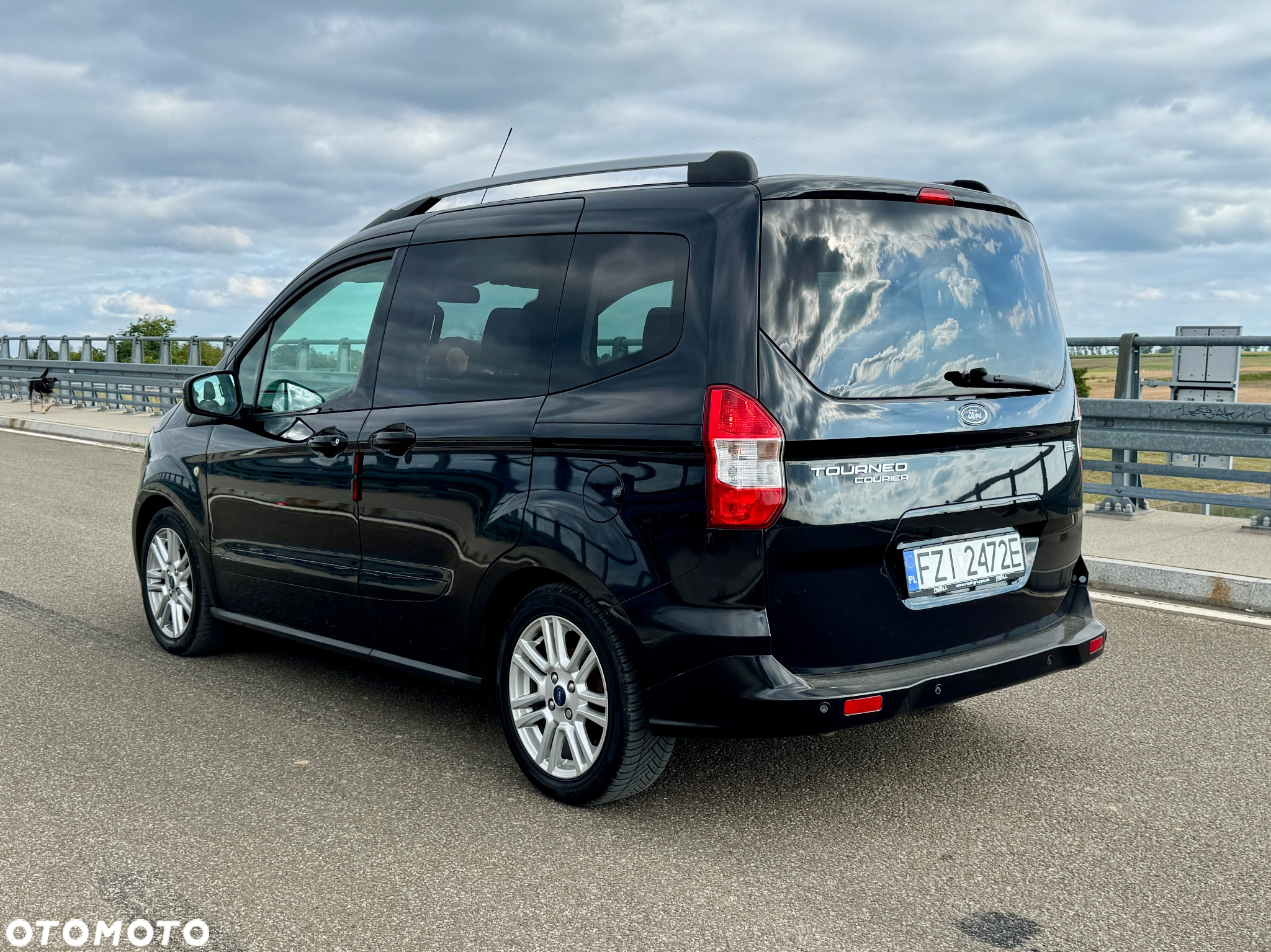 Ford Tourneo Courier 1.0 EcoBoost Titanium - 6