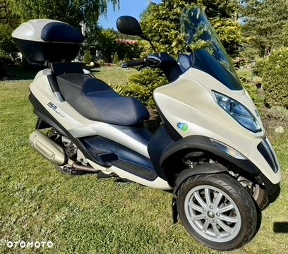 Piaggio MP-3 - 8