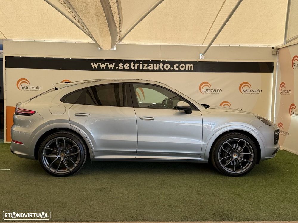 Porsche Cayenne Coupé E-Hybrid - 6