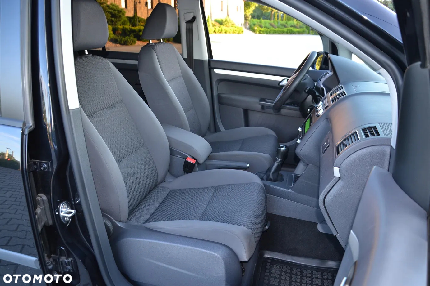 Volkswagen Touran 1.6 TDI DPF BlueMot Comfortline - 23