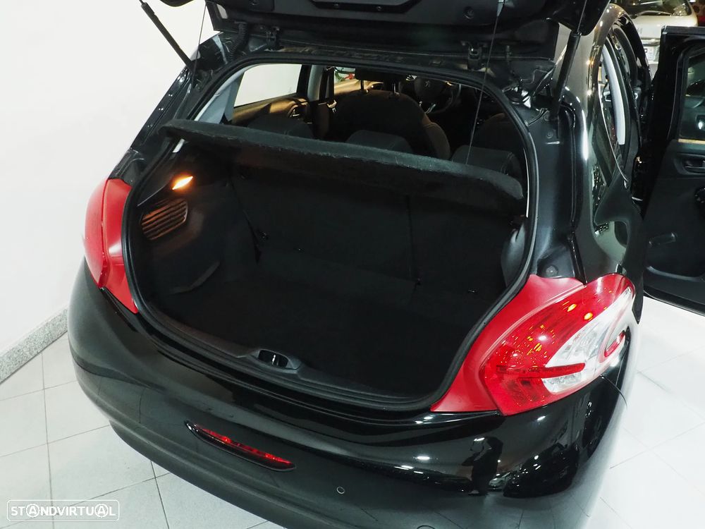 Peugeot 208 82 VTI Allure - 12