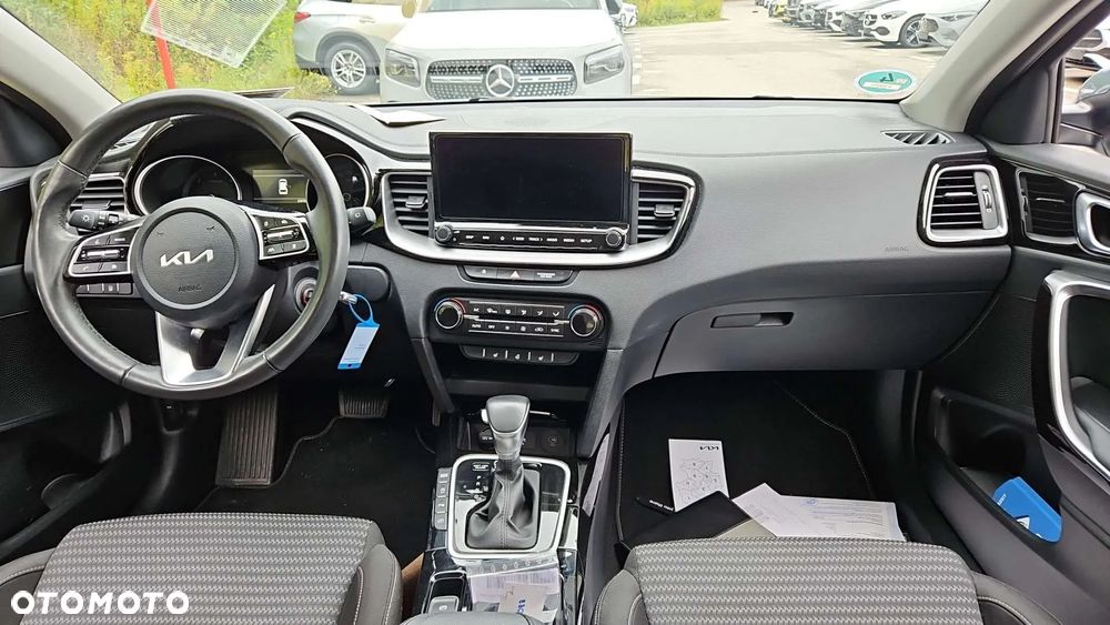 Kia Ceed 1.6 CRDi (48V Mild-Hybrid) DCT7 Vision - 6