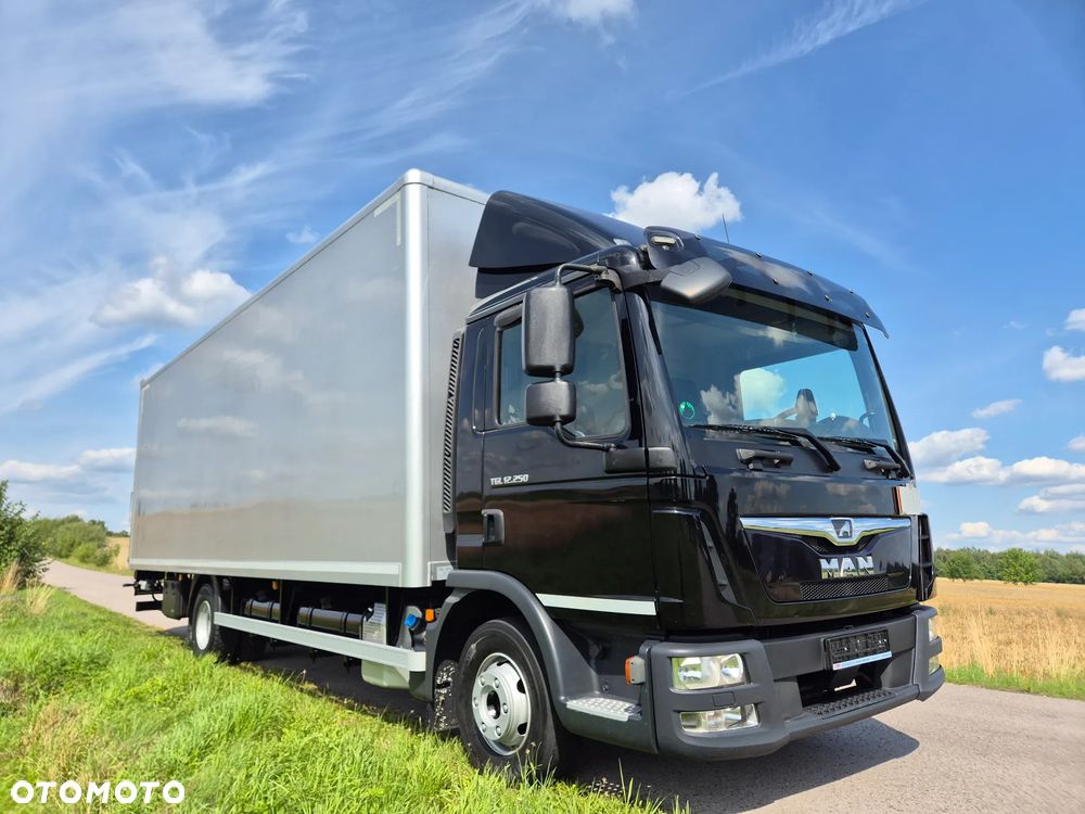 MAN TGL 12.250 3 osobowy oryginał 6.2m 7.6m HAK AUTOMAT KLIMA 12000kg ESP EURO 6 / TOP STAN / okazja nauka jazdy MOŻLIWOŚĆ DOSTOSOWANIA elka - 2
