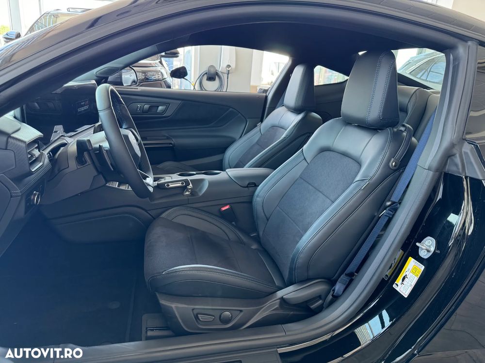 Ford Mustang - 13