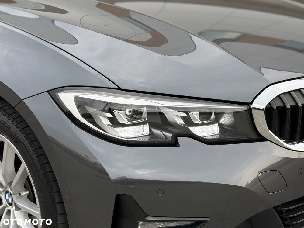 BMW Seria 3 318d Touring Advantage - 8