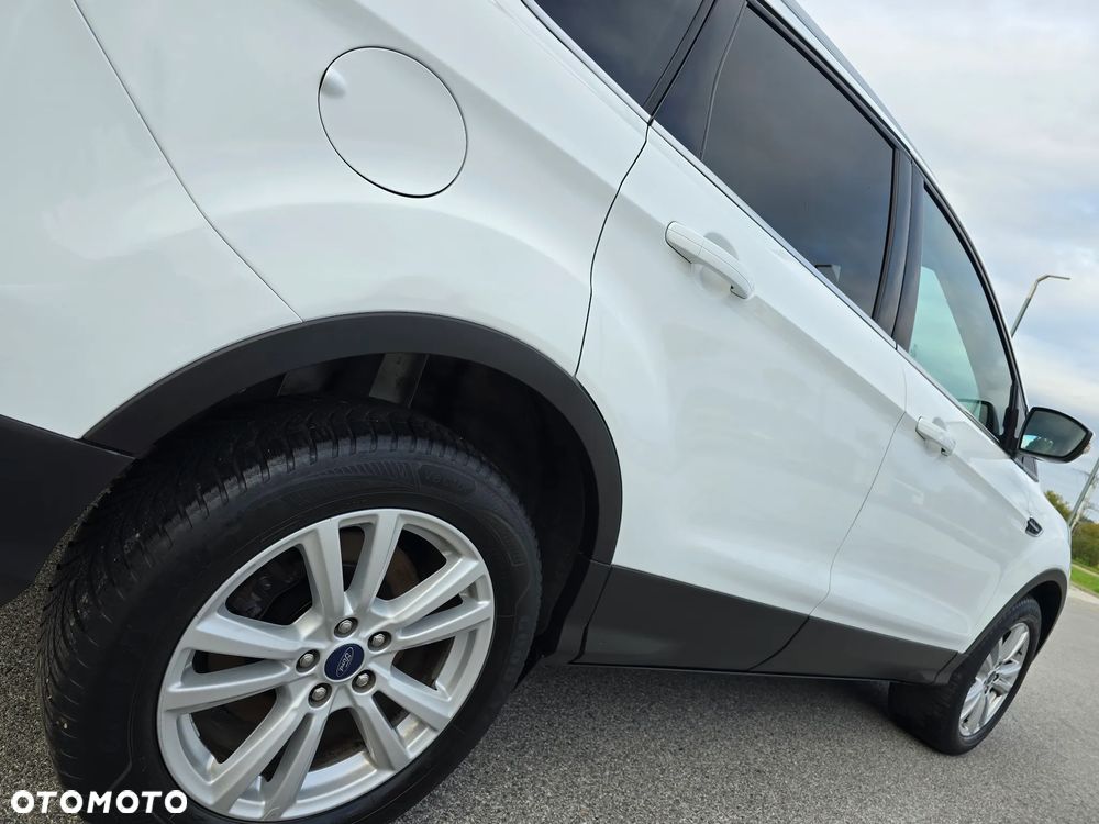 Ford Kuga 1.5 EcoBoost 2x4 Titanium - 35