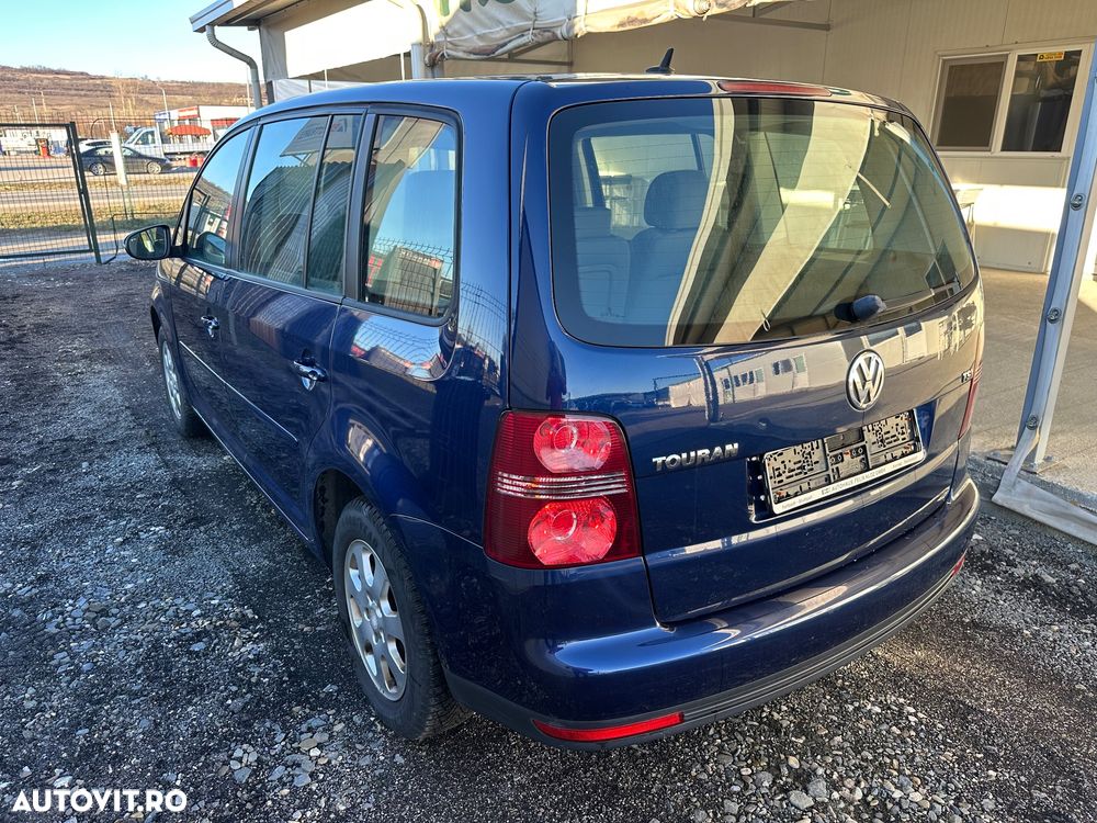 Volkswagen Touran 1.4 TSI DSG Conceptline - 5
