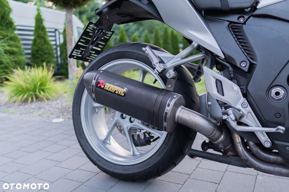 Honda VFR - 16