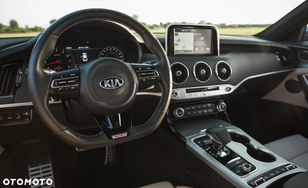 Kia Stinger 3.3 T-GDI AWD GT - 12