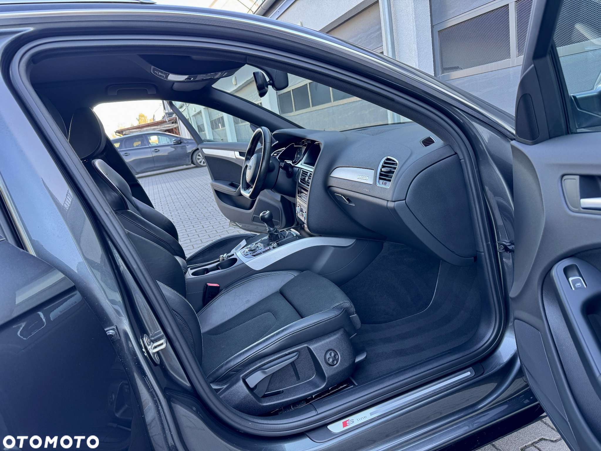 Audi A4 Avant 2.0 TDI DPF clean diesel quattro S line Sportpaket - 30