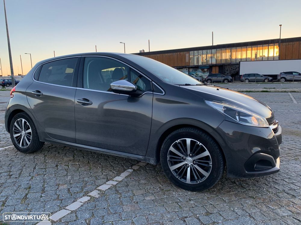 Peugeot 208 1.2 PureTech Allure EAT6 - 3