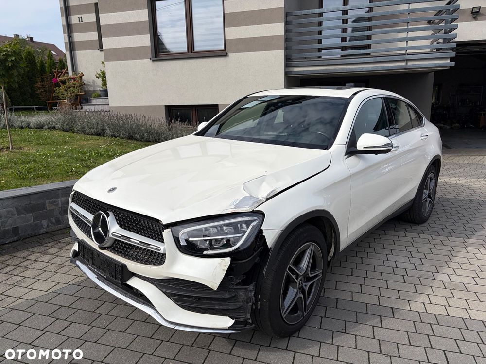 Mercedes-Benz GLC 300 4Matic 9G-TRONIC AMG Line Plus - 4