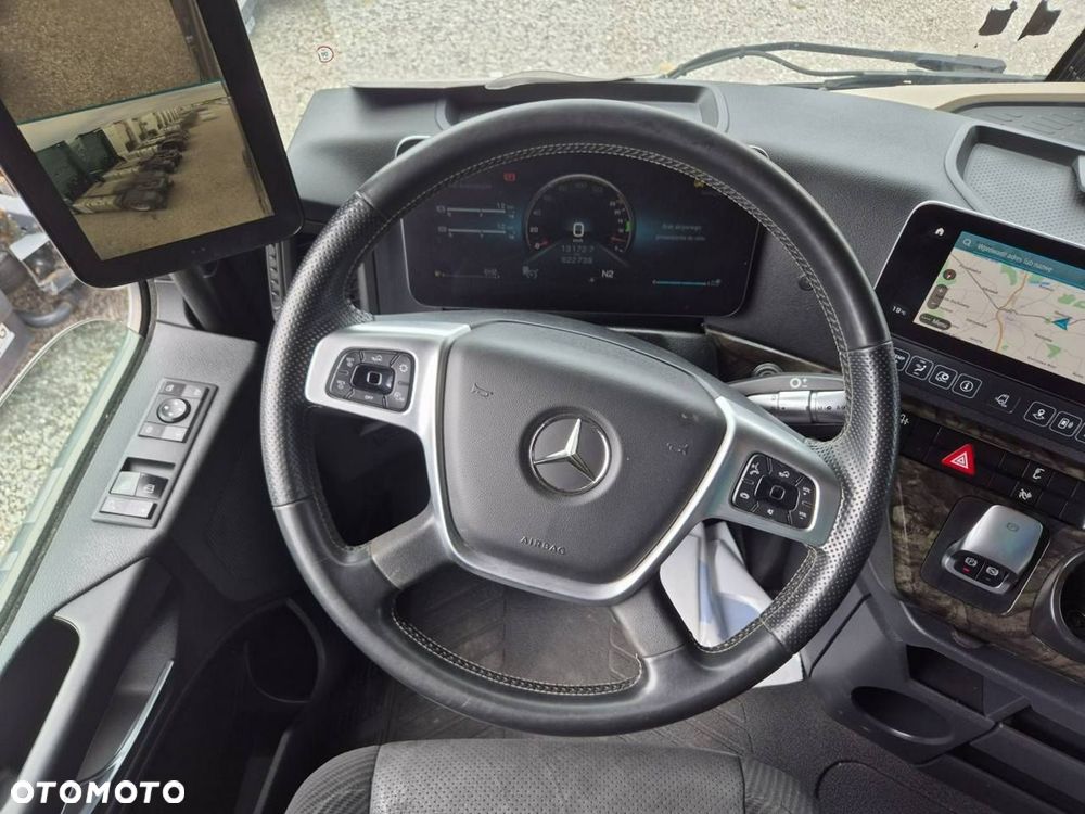 Mercedes-Benz Actros - 26