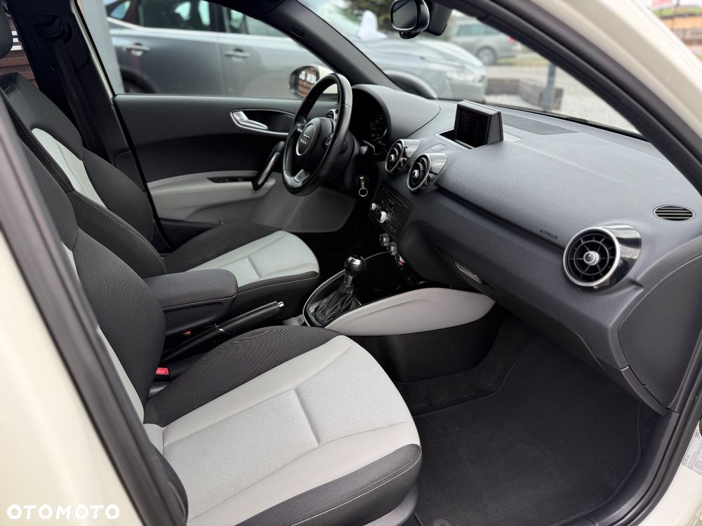 Audi A1 Sportback 1.4 TFSI S tronic S line Sportpaket - 13