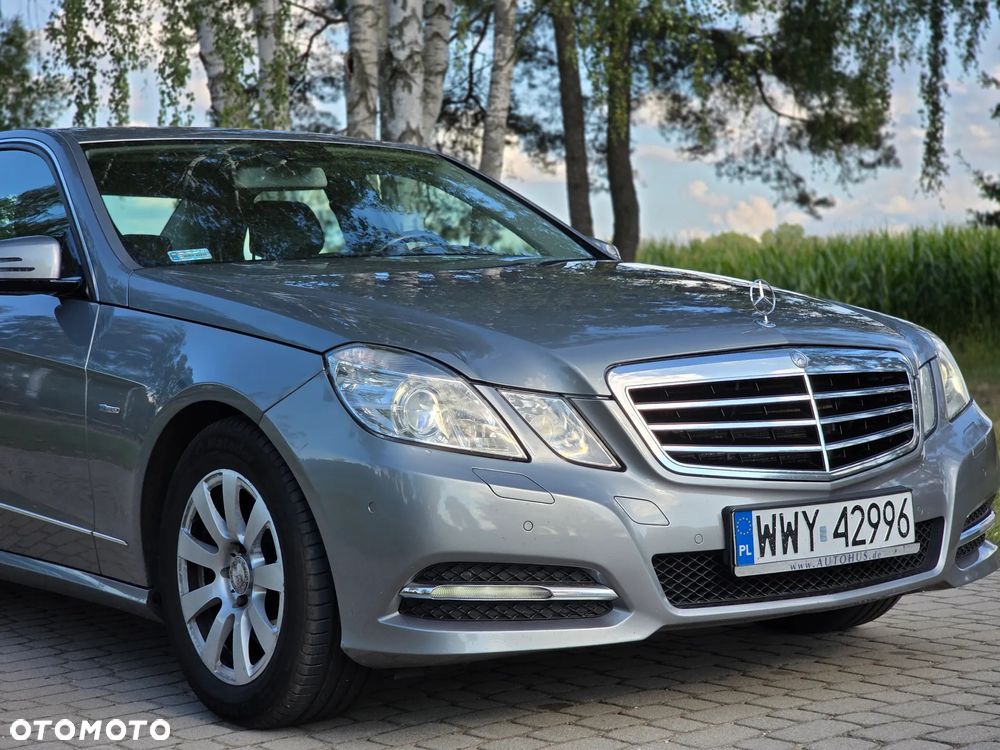 Mercedes-Benz Klasa E 300 CDI DPF BlueEFFICIENCY 7G-TRONIC Avantgarde - 17