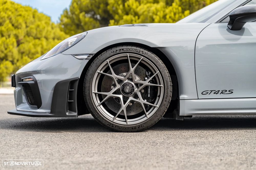 Porsche 718 Cayman GT4 RS - 11