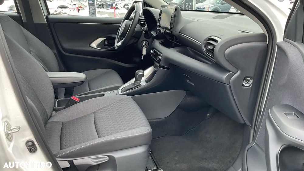 Toyota Yaris 1.5 VVT-i HSD Dynamic - 6