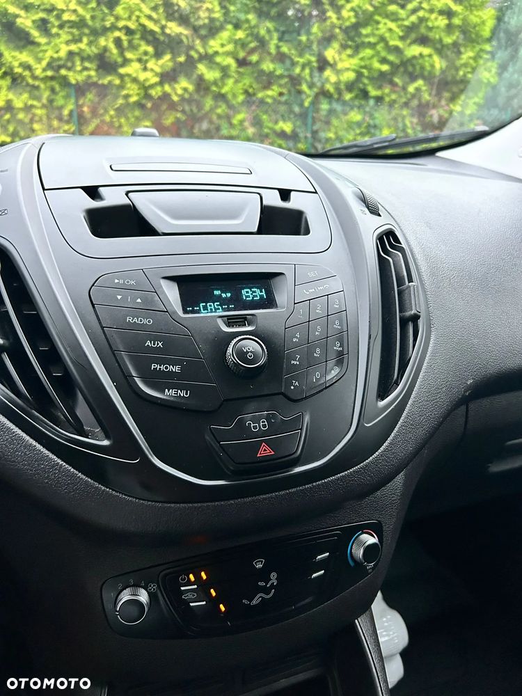 Ford Transit Courier - 8