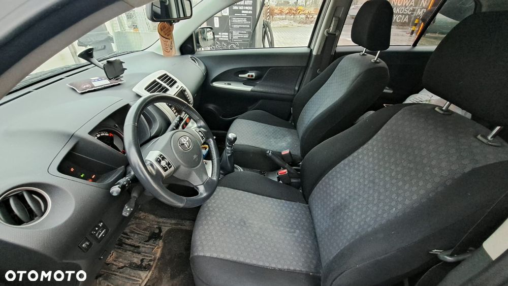 Toyota Urban Cruiser 1.4 D-4D Sol 4x4 - 17