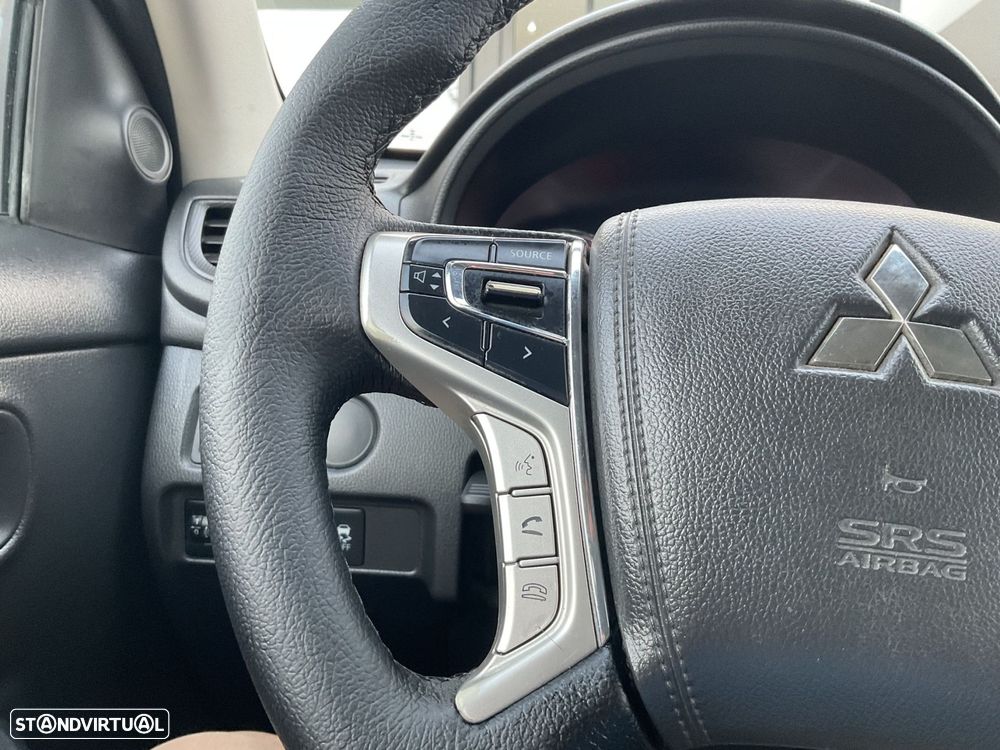 Mitsubishi L200 2.3 DI-D CD Invite Strakar Look 4WD - 37